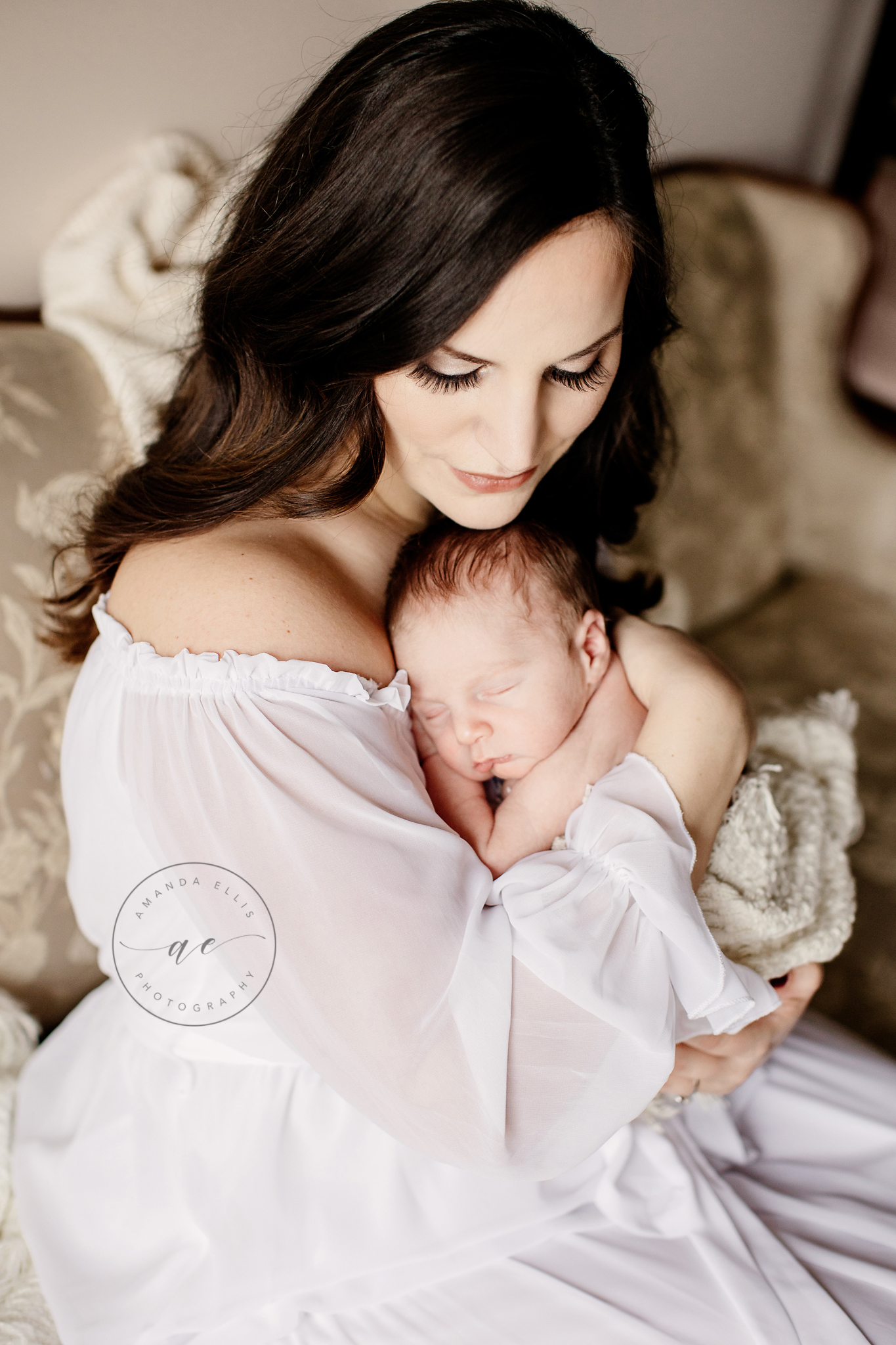 newborn photo with mom