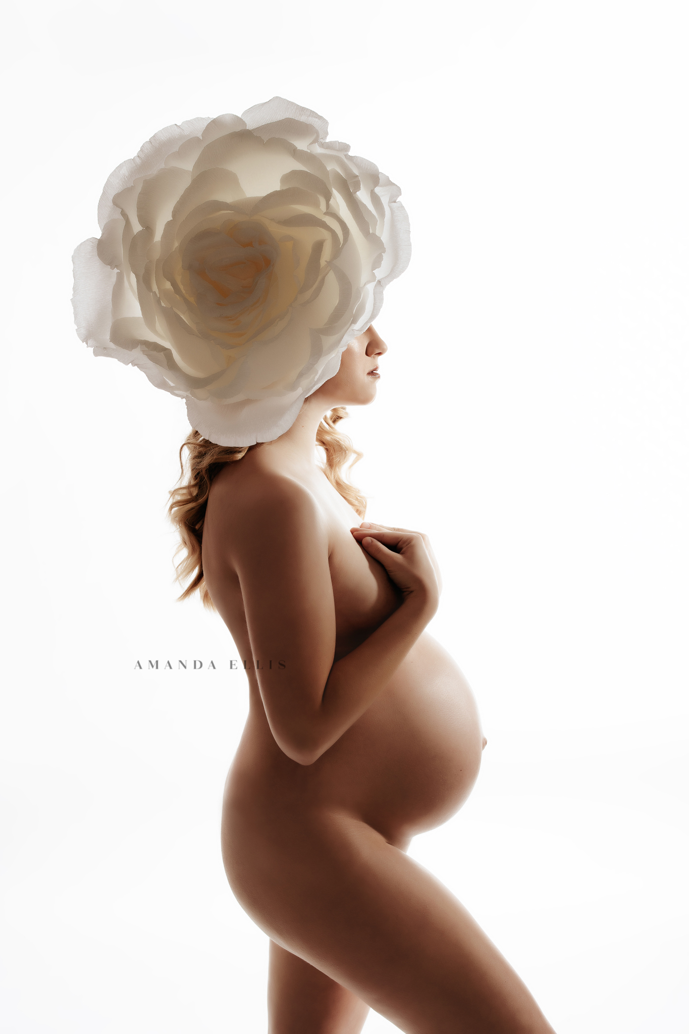 backlit maternity photographer