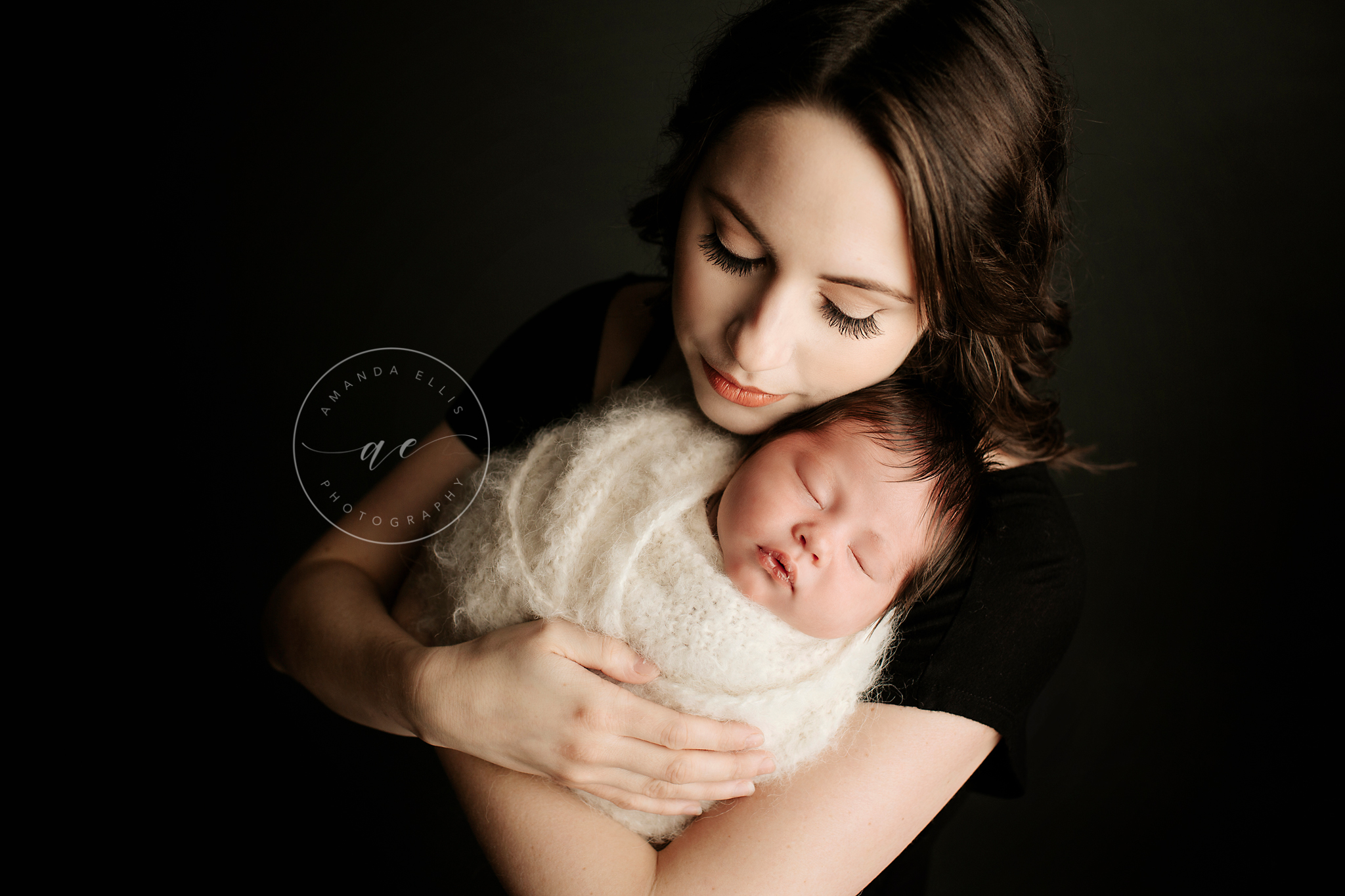 newborn baby Rose with her mom